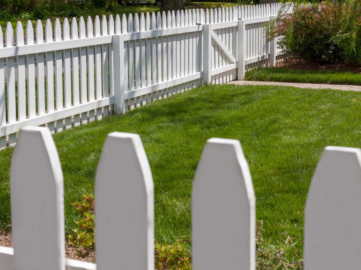 regular fence inspections in Riverside, CA